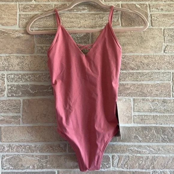 Lululemon Shoreline Swimsuit - Picture 2 of 8